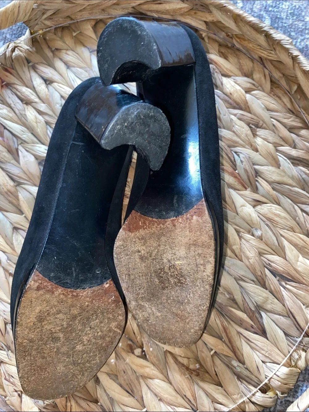 Stuart Weitzman • Black • Suede • Block Heel • Round Toe Pumps • Size 5.5 B